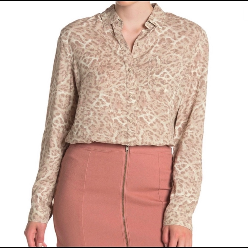 Beach Lunch Lounge Alanna Cheetah Button Up SZ LG